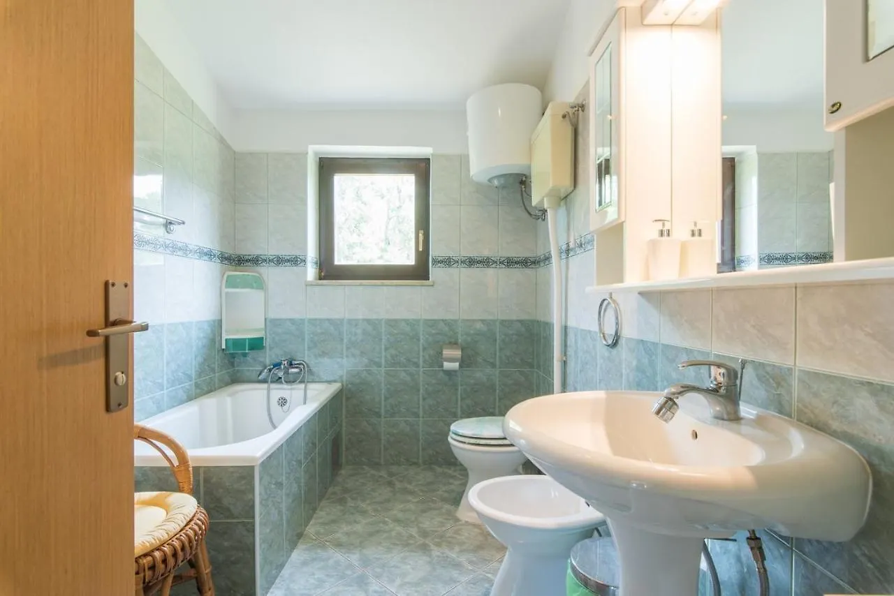Apartments Kadum 25 Kadumi 3*,